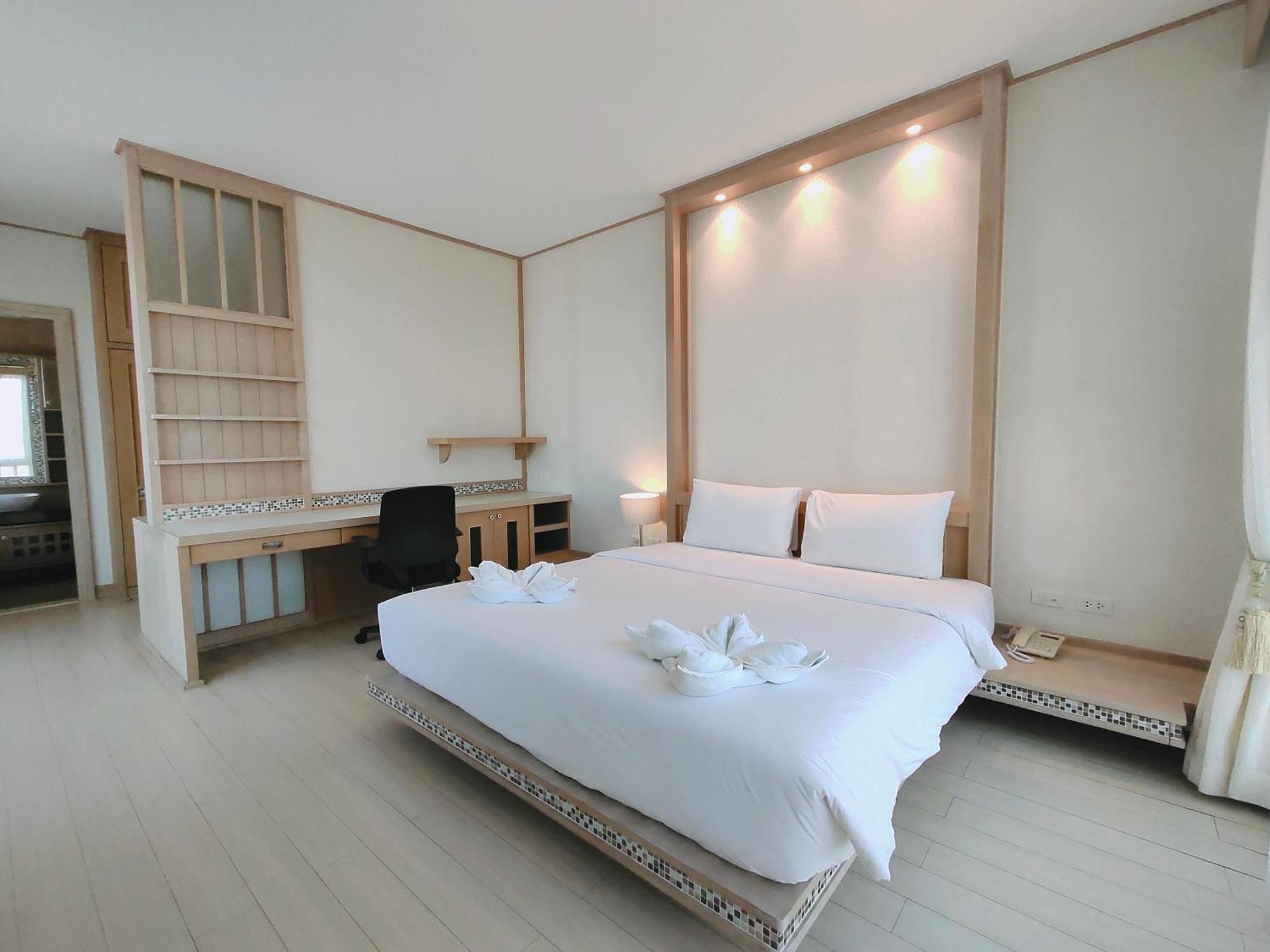 Ratana Hotel Chalong Rawai Extérieur photo